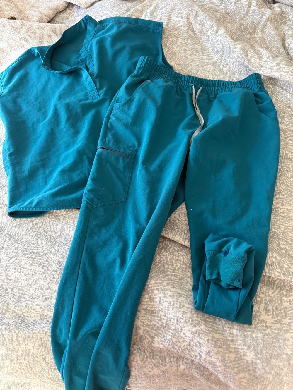 Figs Teal Green Scrub Top and High Waisted Jogger Pants Set
